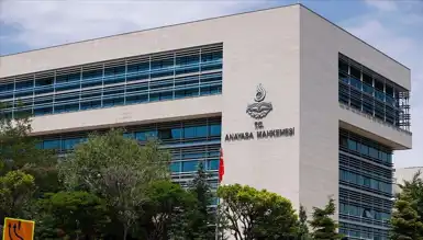 5 Partiye Anayasa Mahkemesi'nden Soruşturma