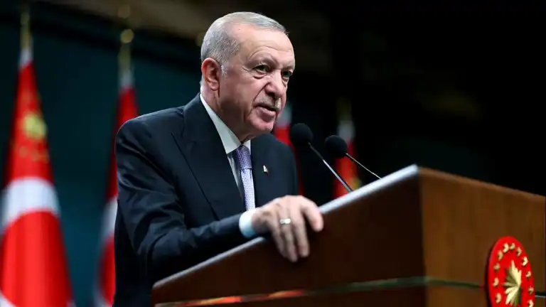 Erdoğan, Kara Kuvvetlerini Kutladı